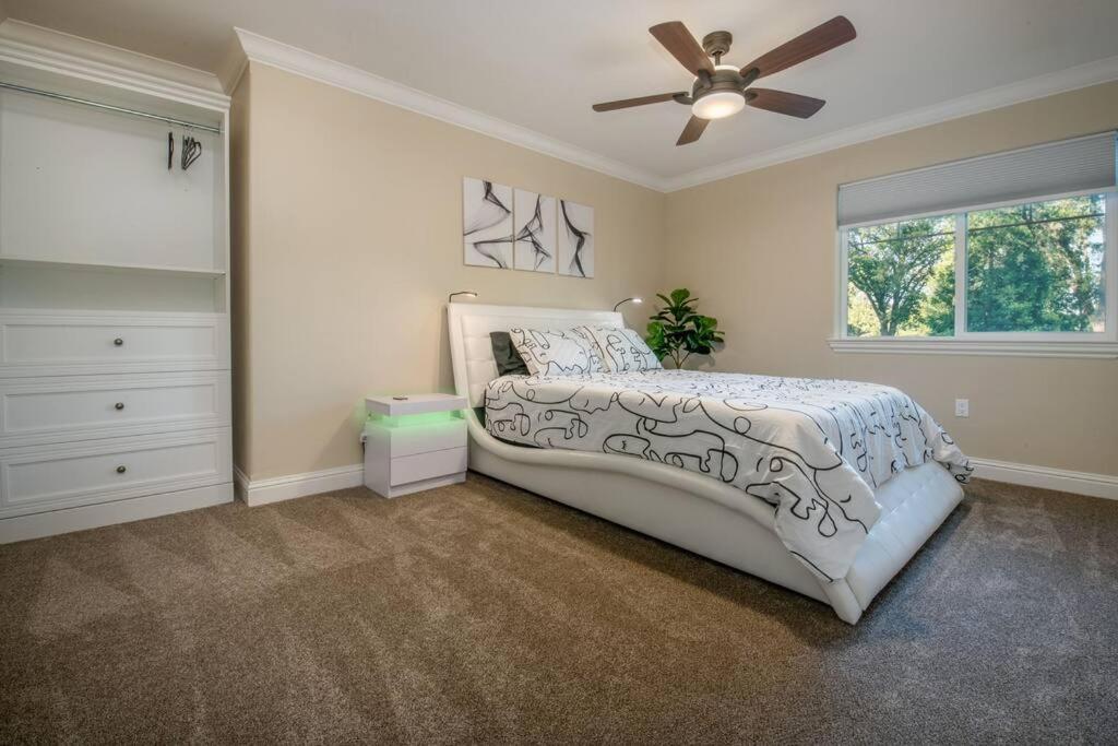 New Luxury Lake House In Pine Mountain Lake Close To Yosemite! Perfect For All Seasons! Great For Retreats, Getaways, Celebrations, And More! Гровленд Екстер'єр фото