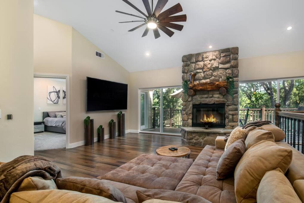 New Luxury Lake House In Pine Mountain Lake Close To Yosemite! Perfect For All Seasons! Great For Retreats, Getaways, Celebrations, And More! Гровленд Екстер'єр фото