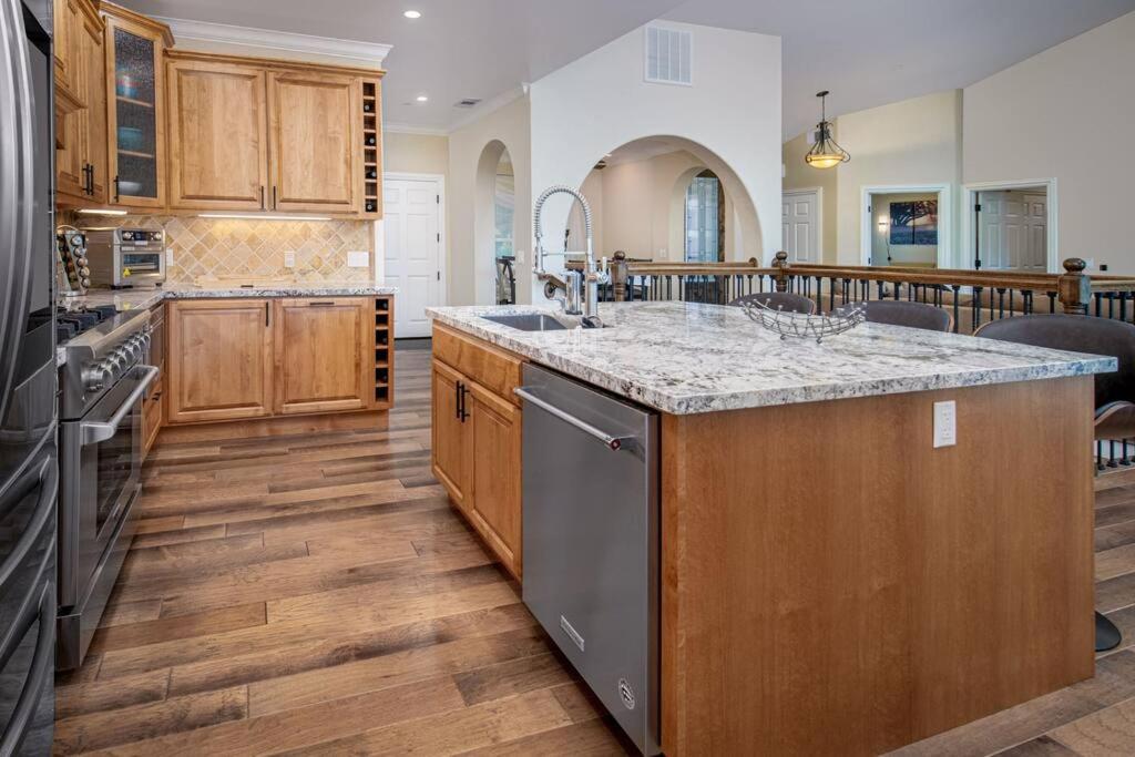 New Luxury Lake House In Pine Mountain Lake Close To Yosemite! Perfect For All Seasons! Great For Retreats, Getaways, Celebrations, And More! Гровленд Екстер'єр фото