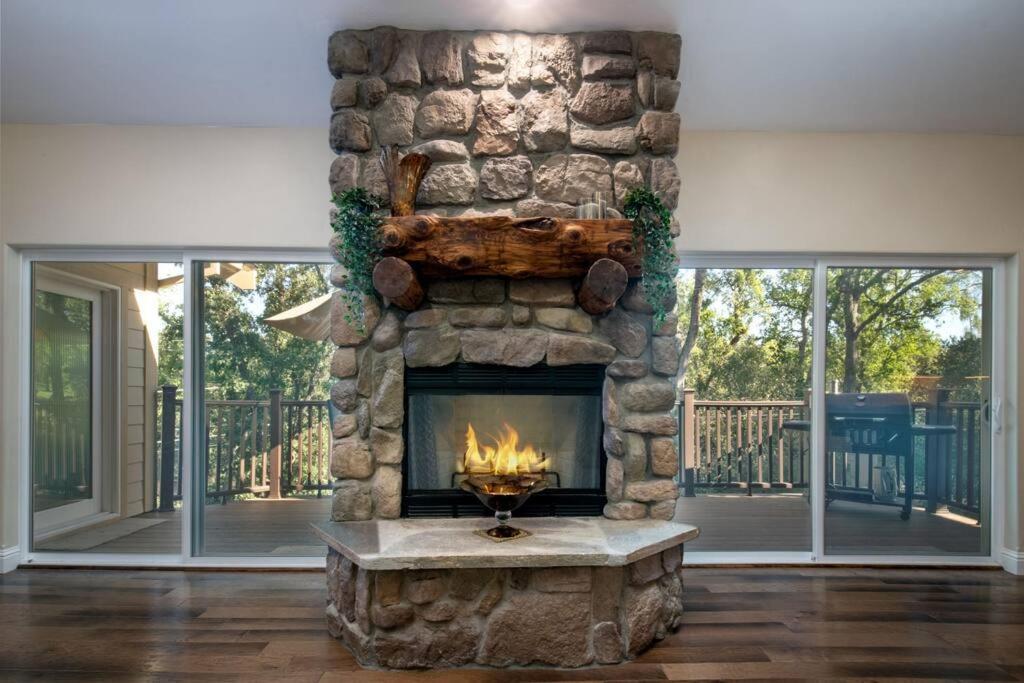 New Luxury Lake House In Pine Mountain Lake Close To Yosemite! Perfect For All Seasons! Great For Retreats, Getaways, Celebrations, And More! Гровленд Екстер'єр фото