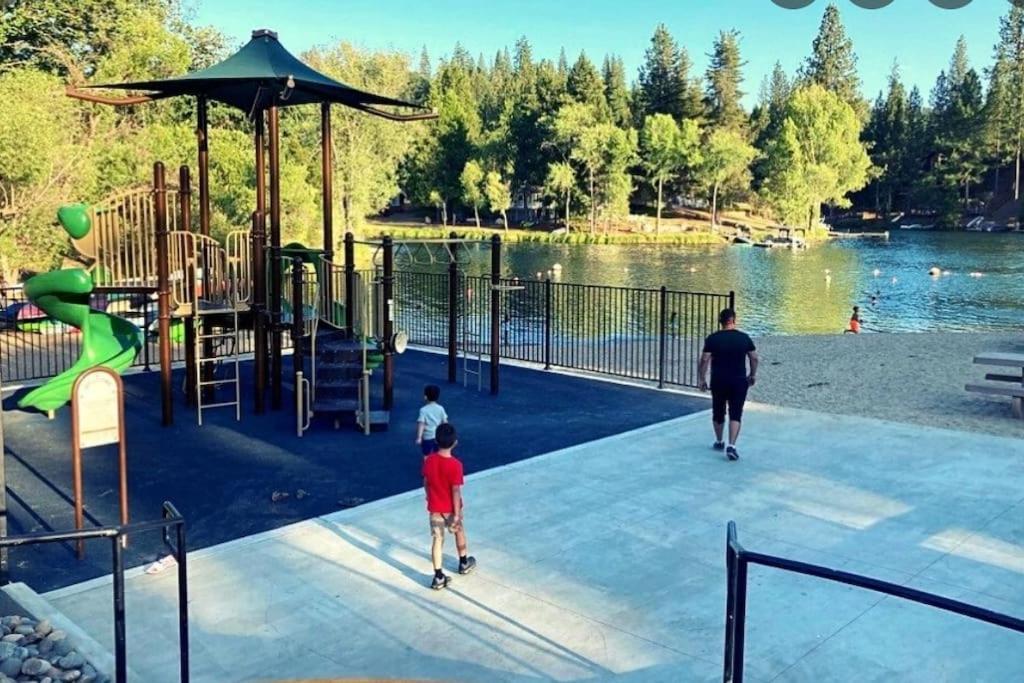 New Luxury Lake House In Pine Mountain Lake Close To Yosemite! Perfect For All Seasons! Great For Retreats, Getaways, Celebrations, And More! Гровленд Екстер'єр фото