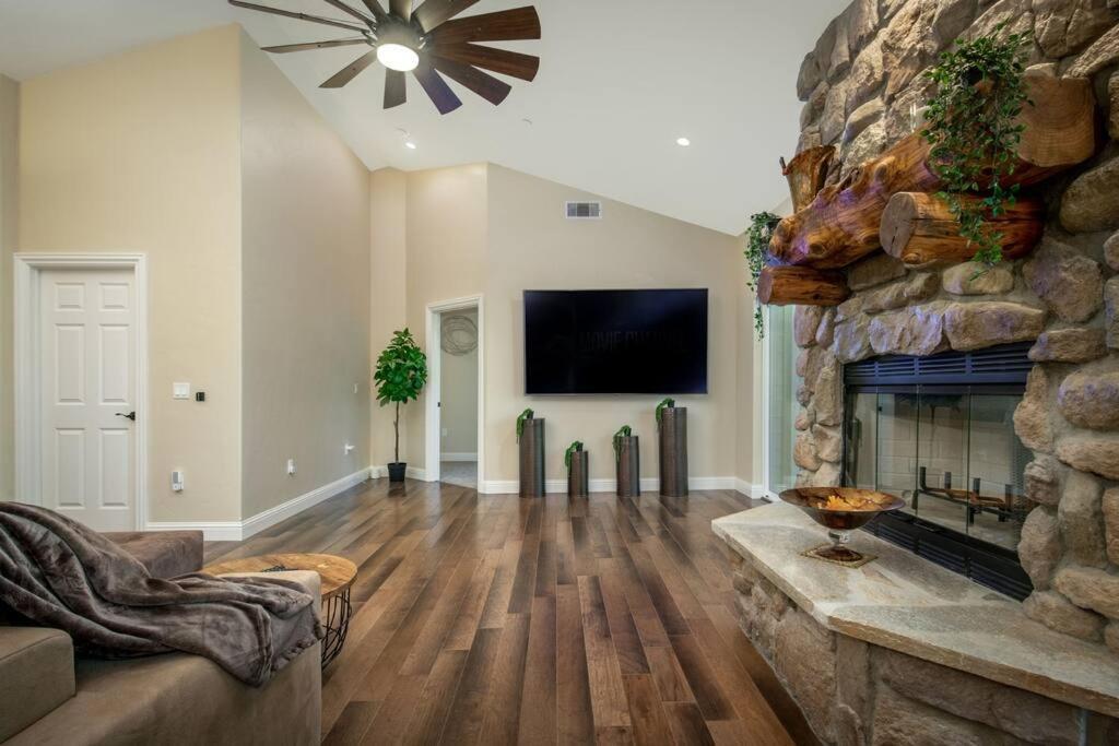 New Luxury Lake House In Pine Mountain Lake Close To Yosemite! Perfect For All Seasons! Great For Retreats, Getaways, Celebrations, And More! Гровленд Екстер'єр фото