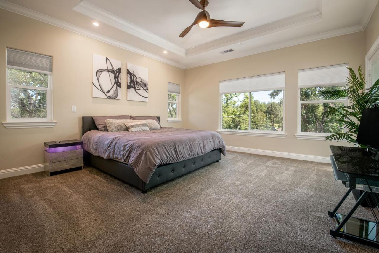 New Luxury Lake House In Pine Mountain Lake Close To Yosemite! Perfect For All Seasons! Great For Retreats, Getaways, Celebrations, And More! Гровленд Екстер'єр фото